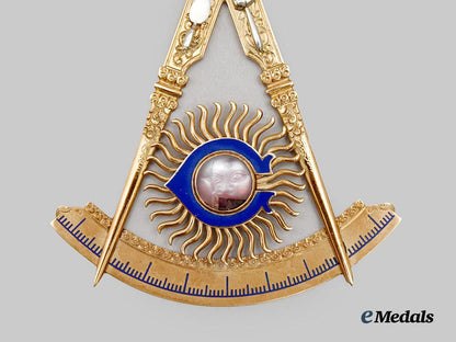 international._a_masonic_past_master_jewel_in_gold_and_diamonds_to_charles_e._davis,_dearborn_lodge_no.310_chicago,_with_case_by_lebolt&_company___m_n_c8958