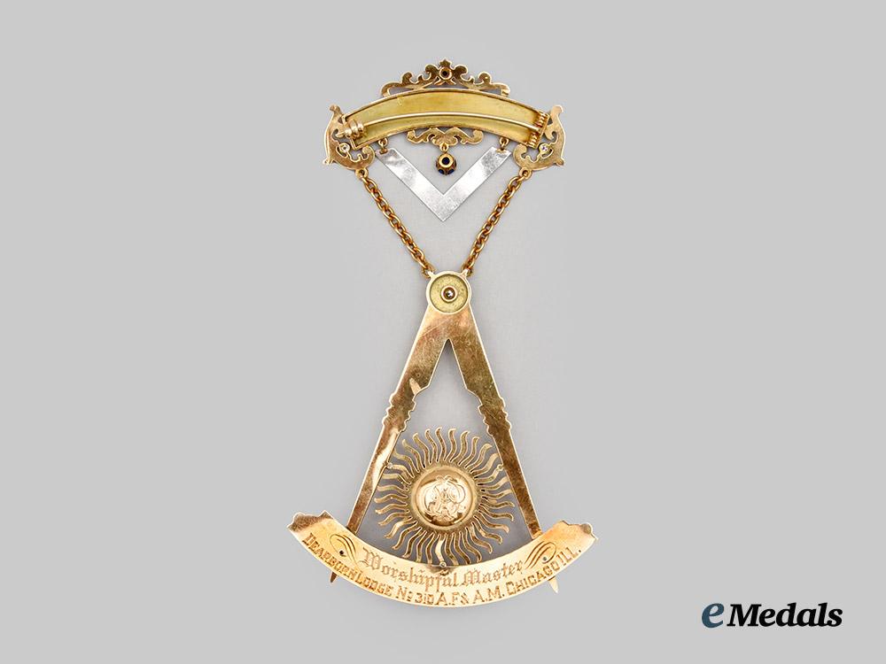 international._a_masonic_past_master_jewel_in_gold_and_diamonds_to_charles_e._davis,_dearborn_lodge_no.310_chicago,_with_case_by_lebolt&_company___m_n_c8959