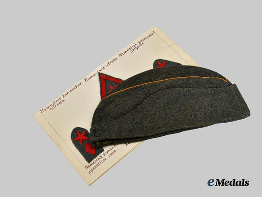 yugoslavia,_republic._a_lot_of_balkan_partisan_insignia_and_cap,1941-43___m_n_c9004