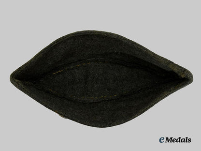 yugoslavia,_republic._a_lot_of_balkan_partisan_insignia_and_cap,1941-43___m_n_c9012