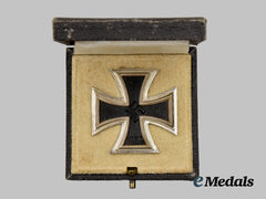 Germany, Wehrmacht. A 1939 Iron Cross I Class, with Case, by Carl Wild