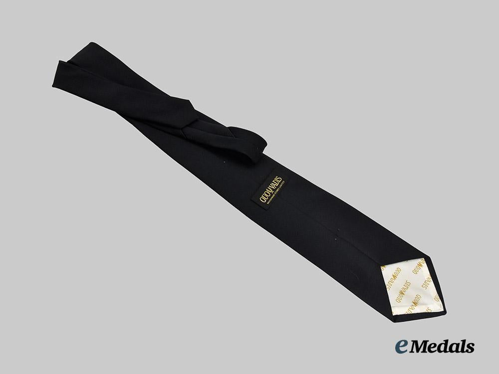 canada,_commonwealth._an_order_of_the_red_cross_uniform_to_captain_jack_boddington,_military_collectors_club_of_canada_founding_member___m_n_c9026