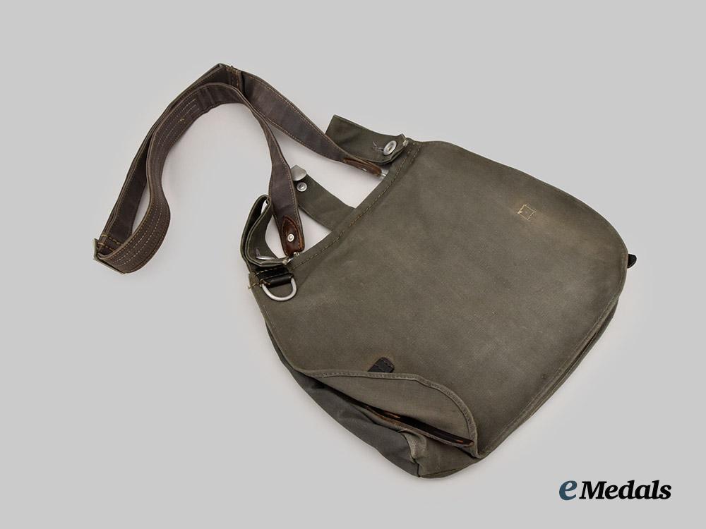 germany,_n_s_d_a_p._a_bread_bag_for_political_and_s_a_personnel___m_n_c9034