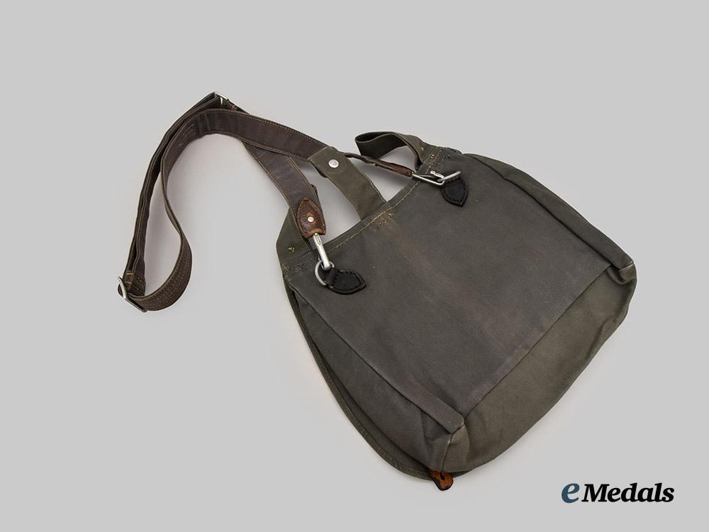 germany,_n_s_d_a_p._a_bread_bag_for_political_and_s_a_personnel___m_n_c9035