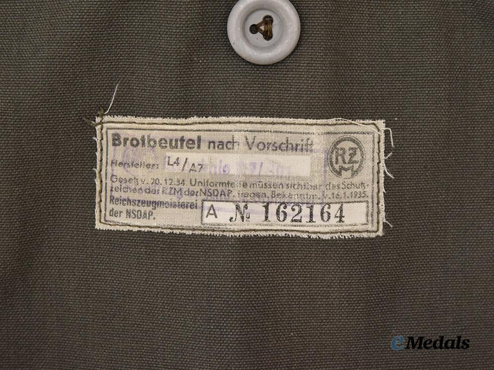germany,_n_s_d_a_p._a_bread_bag_for_political_and_s_a_personnel___m_n_c9038