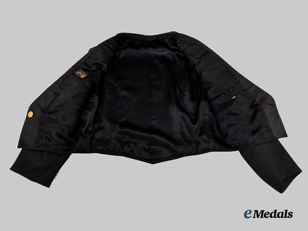 canada,_commonwealth._an_order_of_the_red_cross_uniform_to_captain_jack_boddington,_military_collectors_club_of_canada_founding_member___m_n_c9039