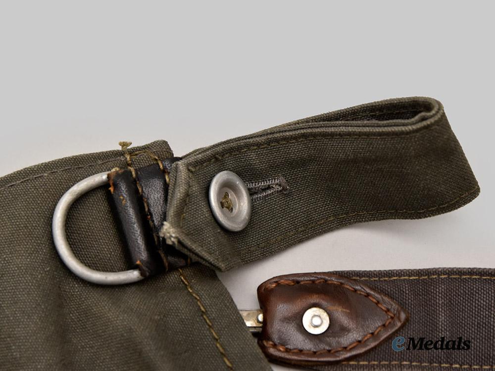 germany,_n_s_d_a_p._a_bread_bag_for_political_and_s_a_personnel___m_n_c9040