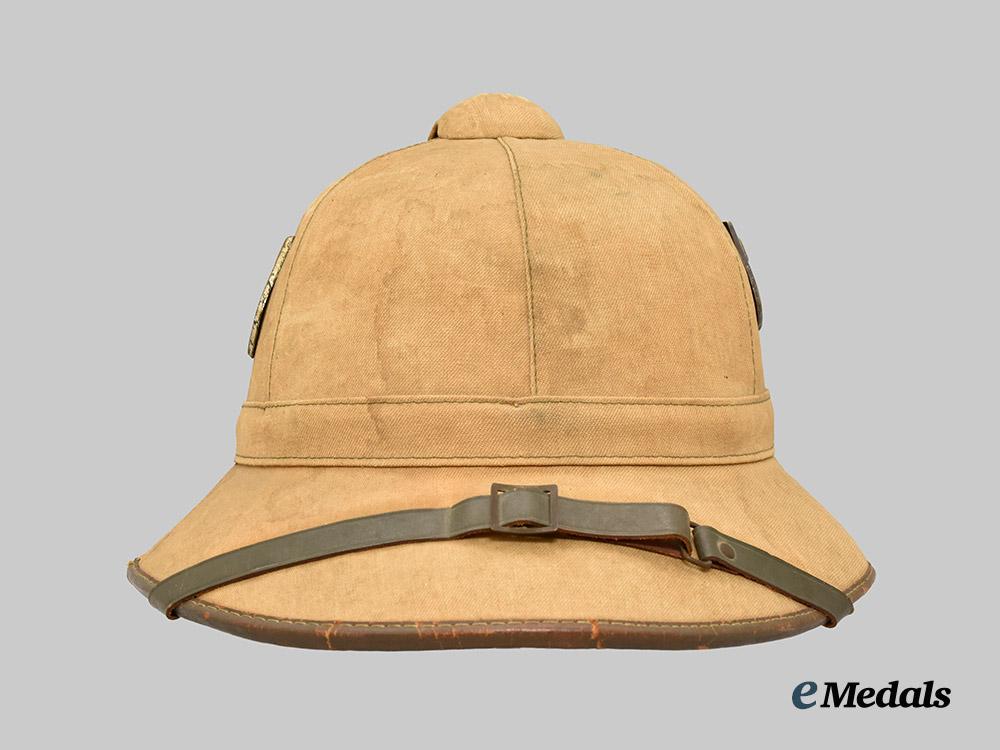 germany,_heer._a_tropical_pith_helmet,_first_pattern,_by_g._a._hoffmann_helmfabrik___m_n_c9048