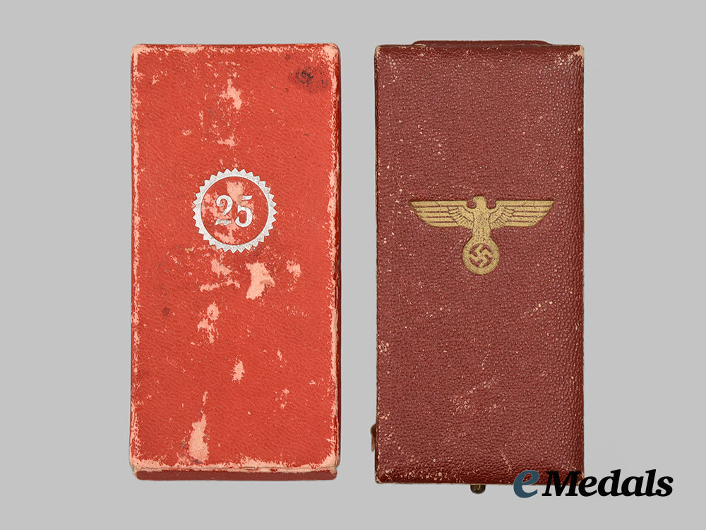 germany,_third_reich._a_pair_of_awards___m_n_c9099