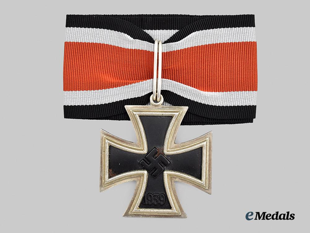 germany,_federal_republic._a_knight’s_cross_of_the_iron_cross,_exhibition_example_by_rudolf_souval,_c.1965___m_n_c9106