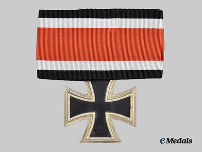 germany,_federal_republic._a_knight’s_cross_of_the_iron_cross,_exhibition_example_by_rudolf_souval,_c.1965___m_n_c9108