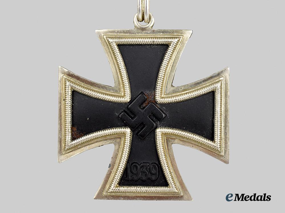 germany,_federal_republic._a_knight’s_cross_of_the_iron_cross,_exhibition_example_by_rudolf_souval,_c.1965___m_n_c9110