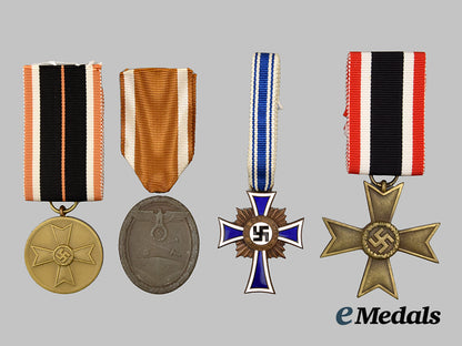 germany,_third_reich._a_mixed_lot_of_packaged_awards___m_n_c9120