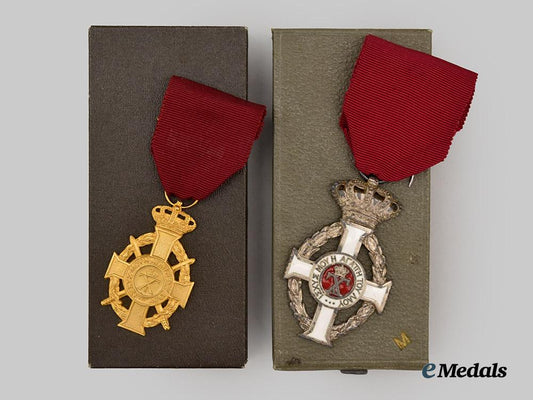 greece,_kingdom._two_orders_of_george_i,_knight_and_commemorative_cross,_by_spink&_son,_with_cases___m_n_c9148