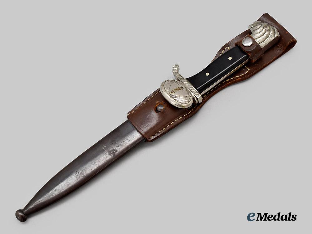 italy,_kingdom._a_national_fascist_party/_m_v_s_n_dress_bayonet,_unofficial_and_privately-_purchased_example,_by_f._m._mattsson___m_n_c9163