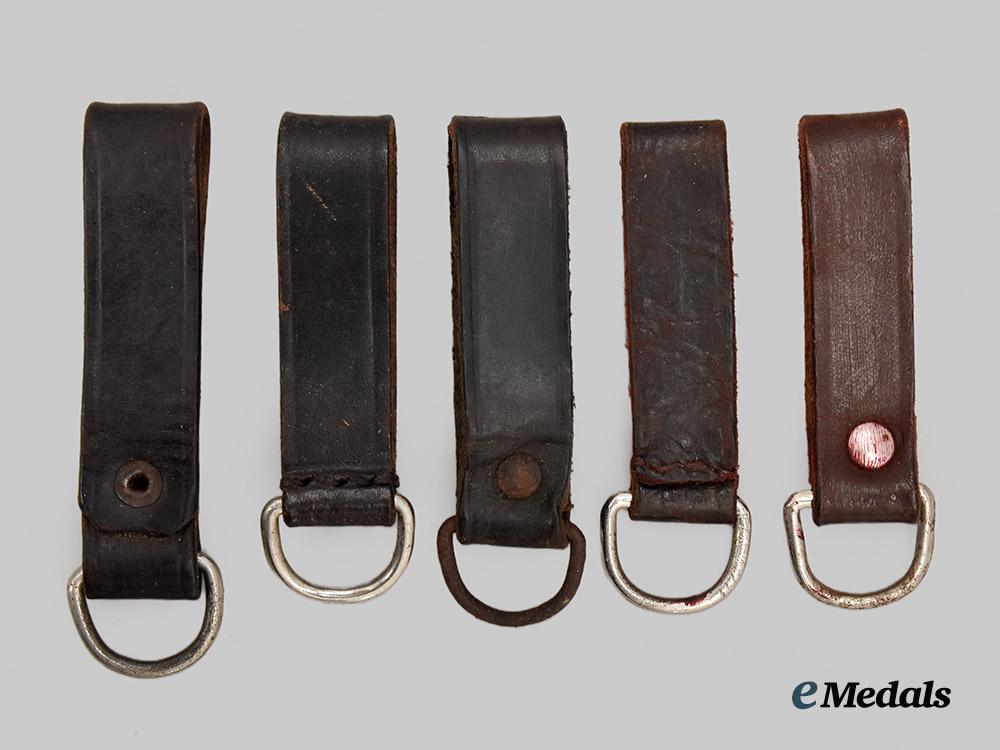 germany,_wehrmacht._a_mixed_lot_of_hangers_for_edged_weapons___m_n_c9166