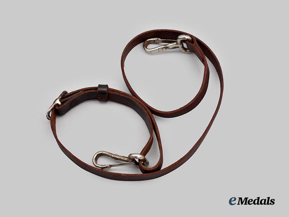 germany,_wehrmacht._a_mixed_lot_of_hangers_for_edged_weapons___m_n_c9169