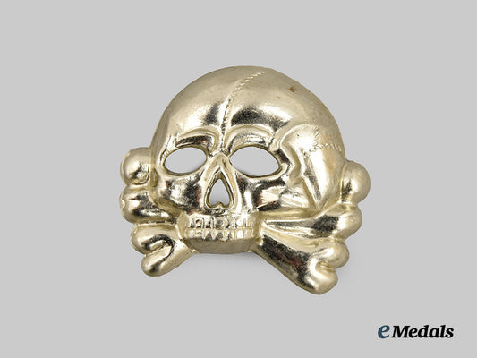 germany,_s_s._a_mint_allgemeine_s_s_first_pattern_totenkopf_visor_cap_insignia___m_n_c9180