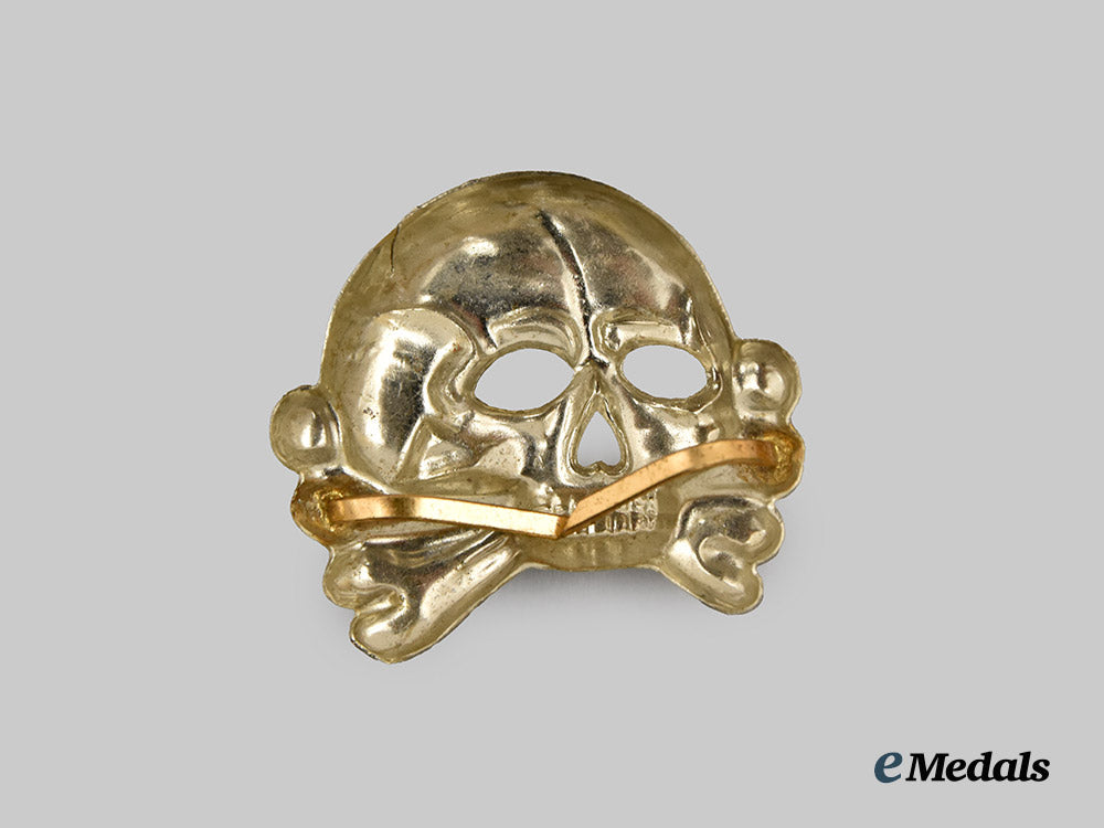 germany,_s_s._a_mint_allgemeine_s_s_first_pattern_totenkopf_visor_cap_insignia___m_n_c9181