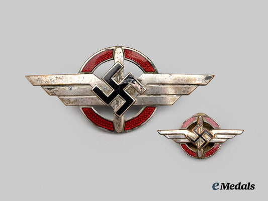 germany,_d_l_v._a_cap_badge,_with_boutonniere,_by_karl_wurster___m_n_c9185-_recovered