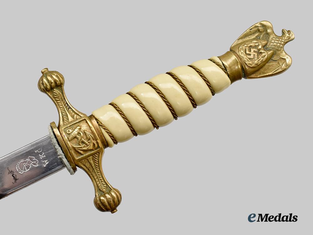 germany,_kriegsmarine._an_officer’s_dress_dagger,_by_weyersberg,_kirschbaum&_cie___m_n_c9209