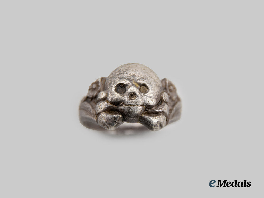 germany,_third_reich._a_totenkopf_ring___m_n_c9236