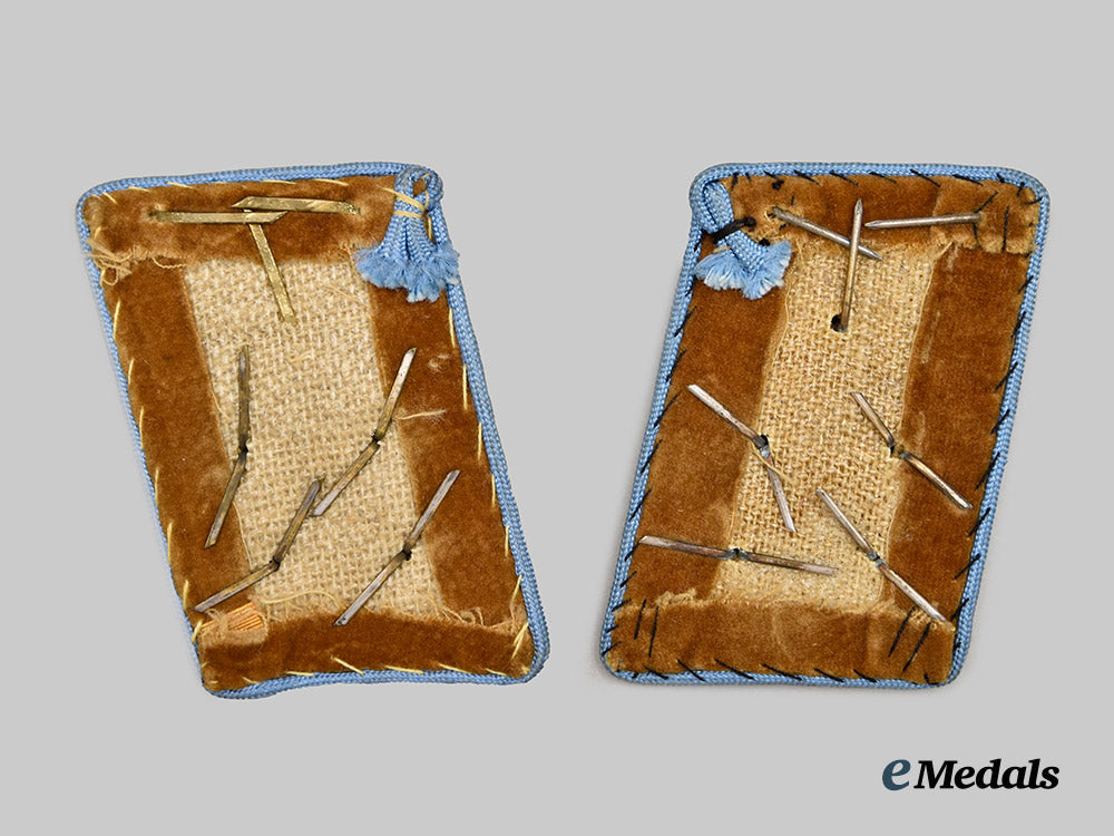 germany,_n_s_d_a_p._a_set_of_orts-_level_obergemeinschaftsleiter_collar_tabs___m_n_c9274