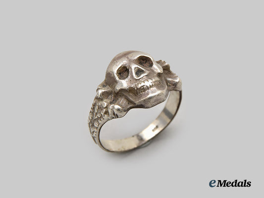 germany,_wehrmacht._a_totenkopf_ring_in_silver___m_n_c9279