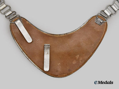 germany,_wehrmacht._a_rare_feldjägerkorps_gorget___m_n_c9294