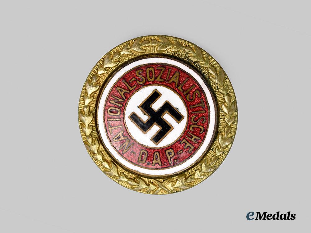 germany,_n_s_d_a_p._a_golden_party_badge,_small_version_by_josef_fuess,_to_georg_mörike___m_n_c9308