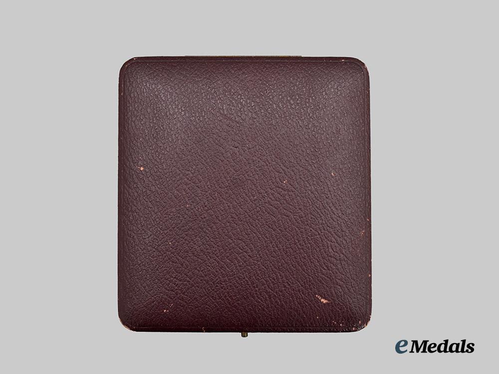 germany,_s_a._a1937_s_a-_gruppe_hochland/_n_s_d_a_p_sports_competition_victor’s_plaque,_with_case,_by_carl_poellath___m_n_c9344