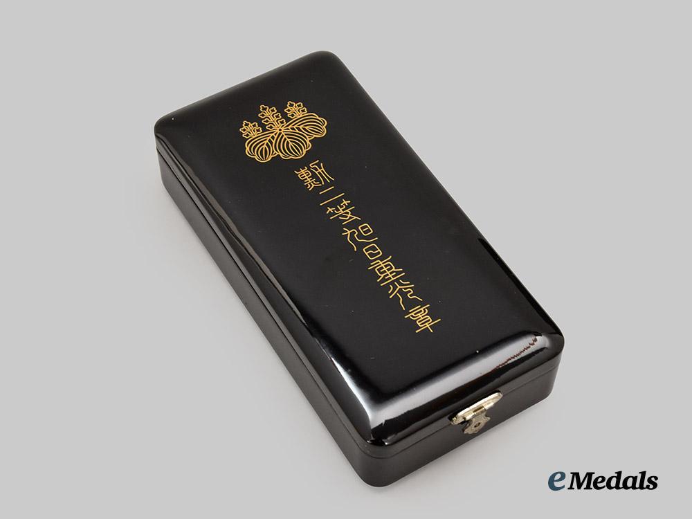 japan,_imperial._an_order_of_the_rising_sun,_i_i_class_set_in_case___m_n_c9362