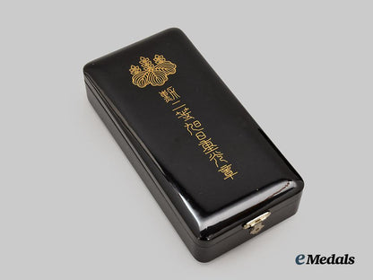 japan,_imperial._an_order_of_the_rising_sun,_i_i_class_set_in_case___m_n_c9362