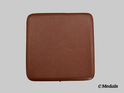 germany,_s_a._a1938_berlin_sports_games_victor’s_medallion,_with_case___m_n_c9369