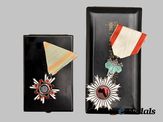 japan,_empire._a_pair_of_medals&_awards___m_n_c9378