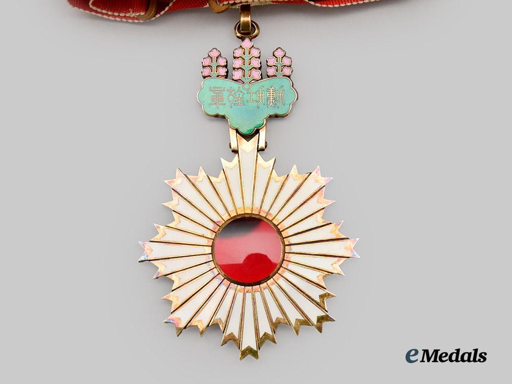japan,_imperial._an_order_of_the_rising_sun,_i_i_class_set_in_case___m_n_c9378