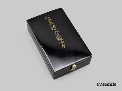 japan,_imperial._an_order_of_the_golden_kite,_v_class_in_case___m_n_c9422