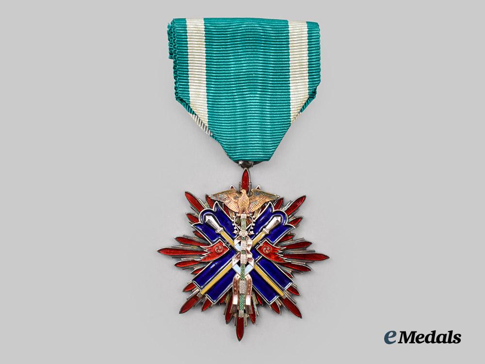 japan,_imperial._an_order_of_the_golden_kite,_v_class_in_case___m_n_c9425