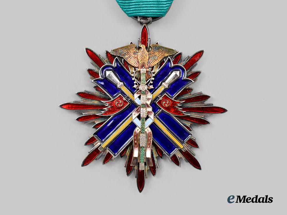 japan,_imperial._an_order_of_the_golden_kite,_v_class_in_case___m_n_c9427