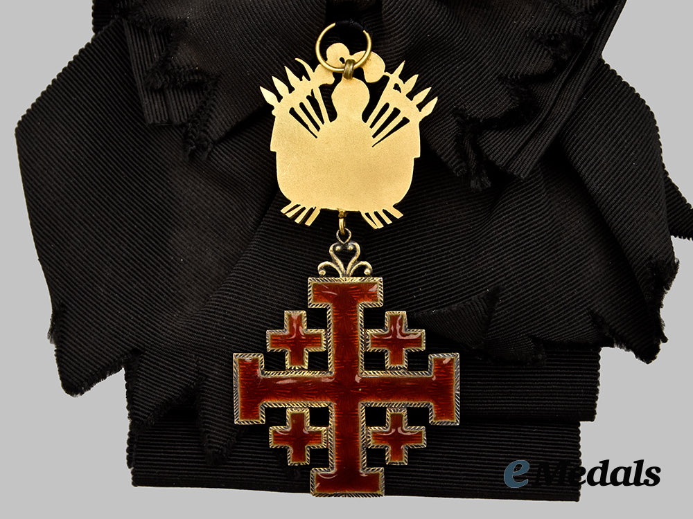 vatican,_papal_state._an_order_of_the_holy_sepulchre_of_jerusalem,_grand_cross,_c.1930___m_n_c9435