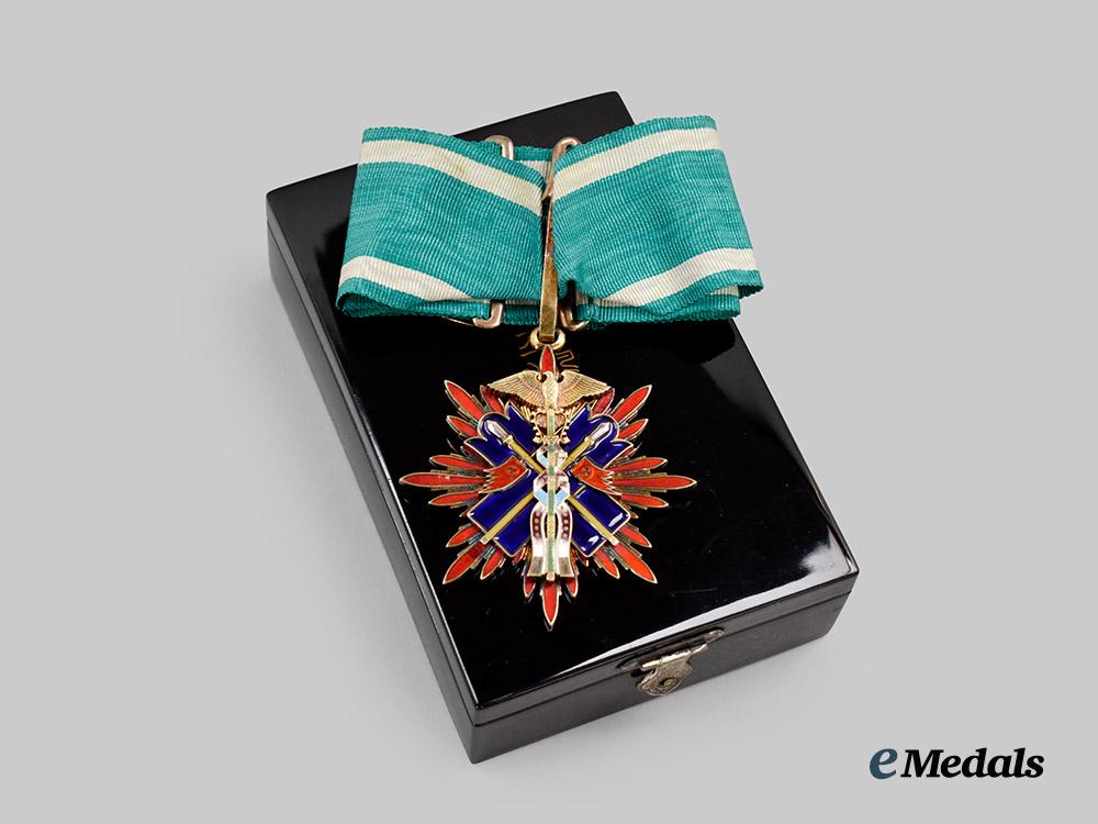 japan,_imperial._an_order_of_the_golden_kite,_i_i_i_class_commander_with_case___m_n_c9443
