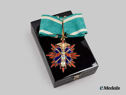 japan,_imperial._an_order_of_the_golden_kite,_i_i_i_class_commander_with_case___m_n_c9443