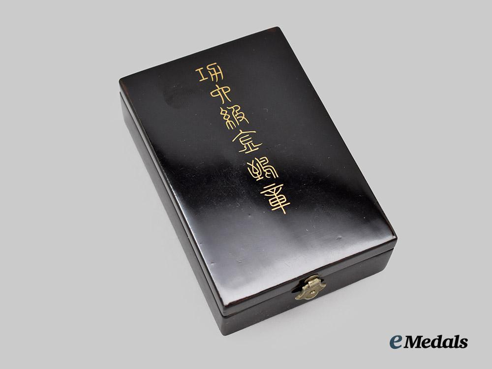 japan,_imperial._an_order_of_the_golden_kite,_v_i_class_in_case___m_n_c9449