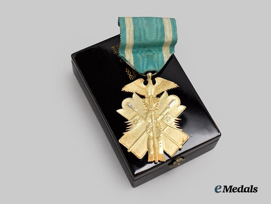 japan,_imperial._an_order_of_the_golden_kite,_v_i_class_in_case___m_n_c9451