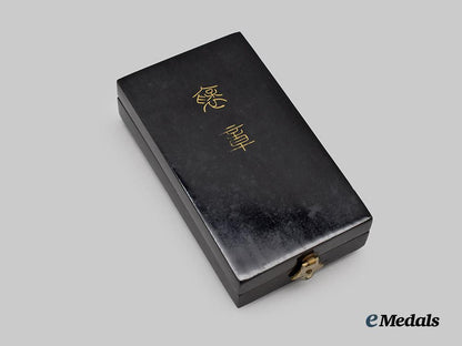 japan,_imperial._a_medal_of_honour,_with_case___m_n_c9459