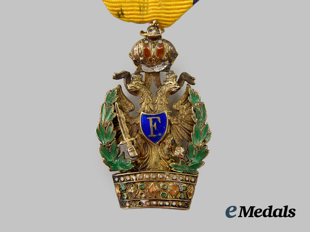 austria,_empire._an_imperial_order_of_the_iron_crown_with_war_decoration,_large_miniature,_c.1917___m_n_c9463