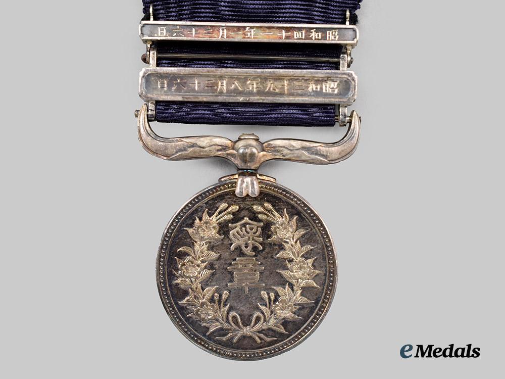 japan,_imperial._a_medal_of_honour,_with_case___m_n_c9465