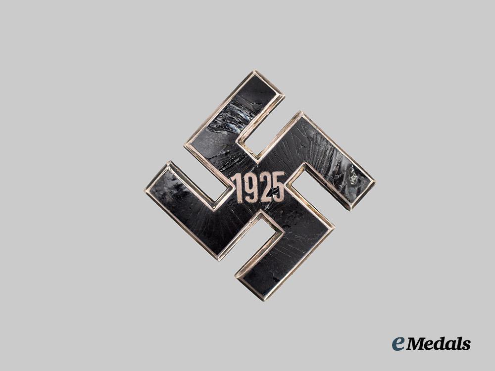 germany,_n_s_d_a_p._a_gau_honour_badge_centrepiece,_silver_grade,_by_wächtler&_lange___m_n_c9467