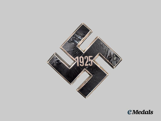 germany,_n_s_d_a_p._a_gau_honour_badge_centrepiece,_silver_grade,_by_wächtler&_lange___m_n_c9467