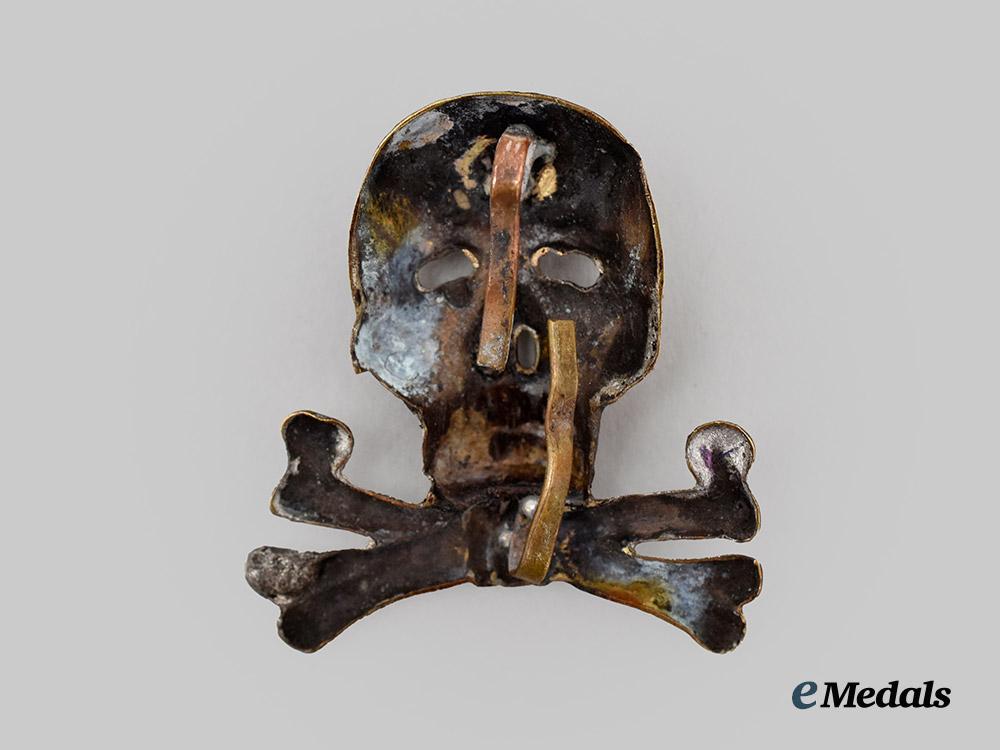 germany,_heer._a_braunschweiger_totenkopf_cap_insignia___m_n_c9479